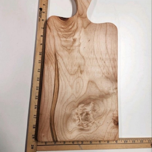 handcrafted charcuterie board/cutting board - Picture 2 of 3